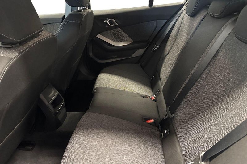 BMW 120 bild 11