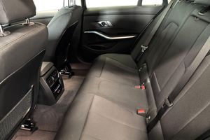 BMW 330 bild 11