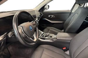 BMW 330 bild 12