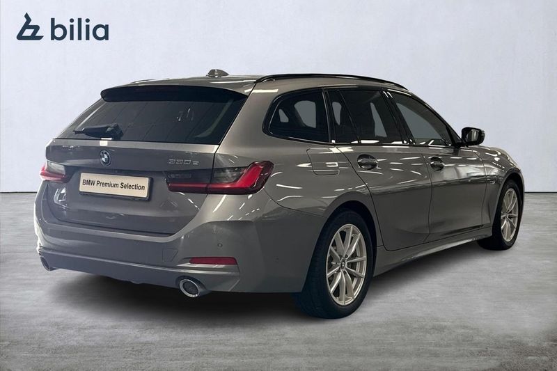 BMW 330 bild 16