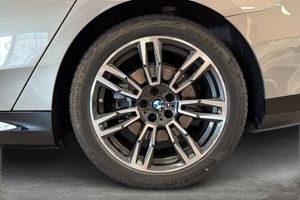 BMW i5 bild 15