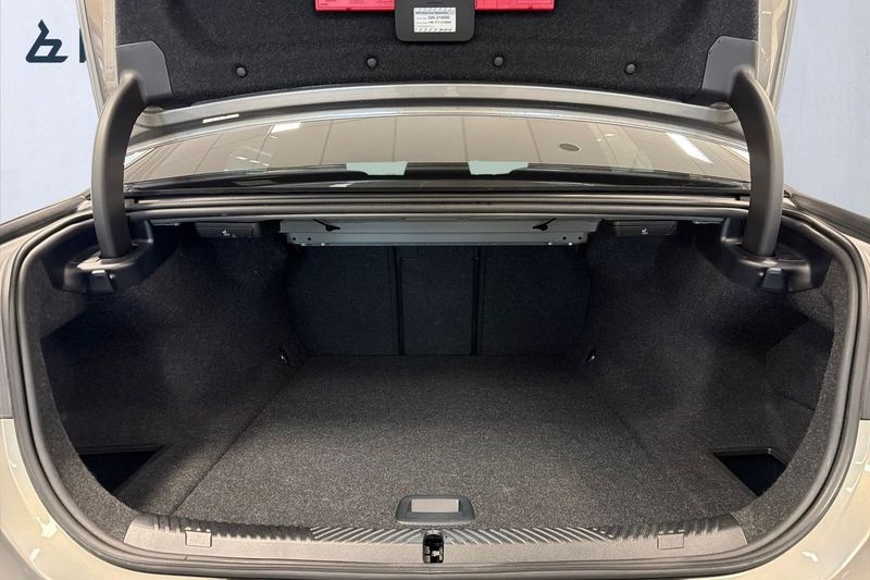 BMW i5 bild 10