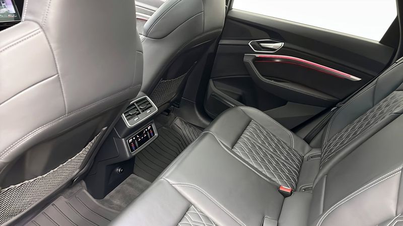 Audi Q8 e-tron bild 12