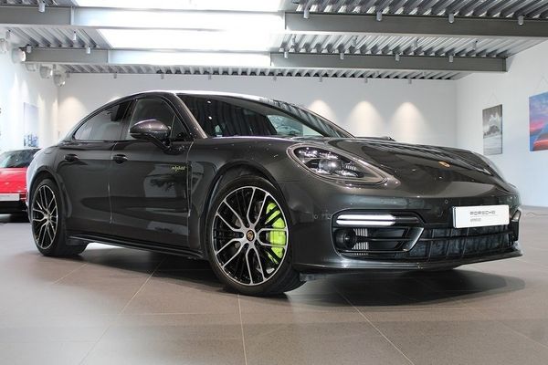 Porsche Panamera 4 4 E-HYBRID PLATINUM EDIT - 2024