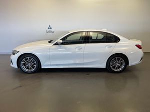BMW 320 bild 2
