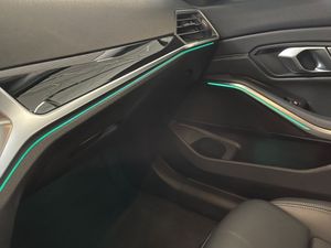 BMW 320 bild 11