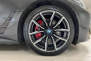 BMW i4 bild 13