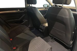 Volkswagen Passat bild 9