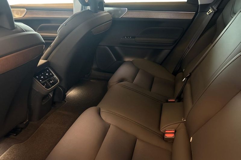Volvo ES90 bild 14