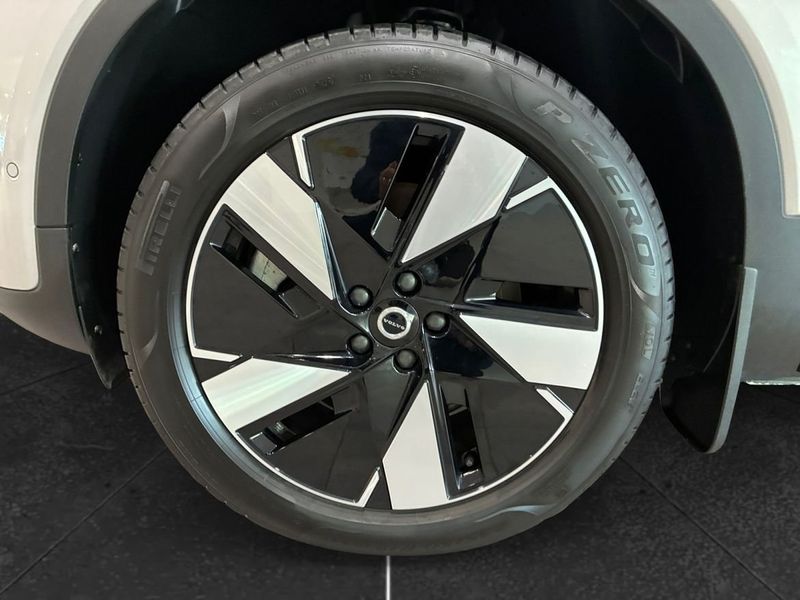 Volvo EX40 bild 10