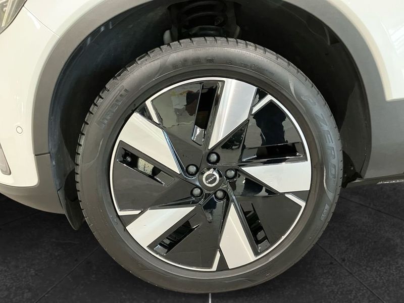 Volvo EX40 bild 10