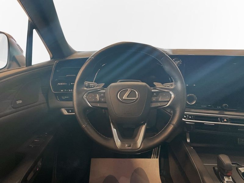 Lexus RX bild 9