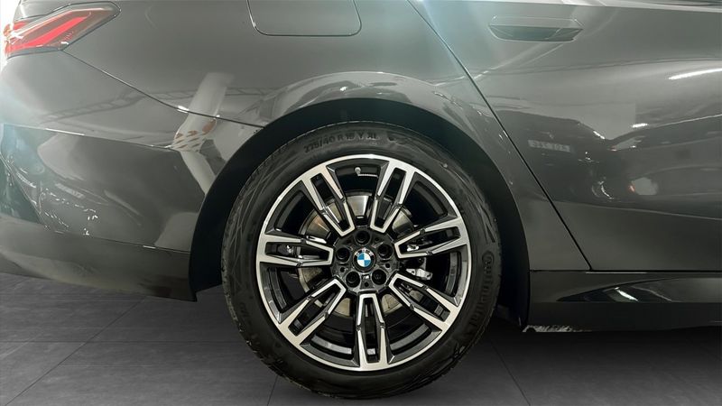BMW 530 bild 9