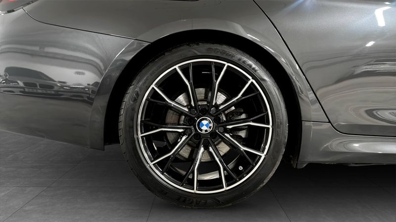 BMW 520 bild 9