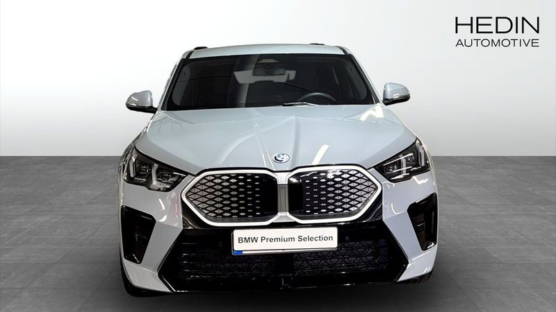 BMW iX2 bild 8