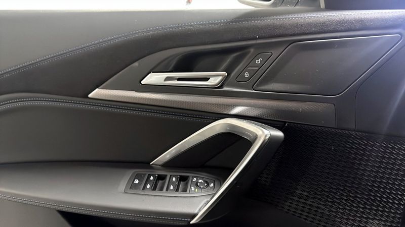 BMW iX2 bild 11