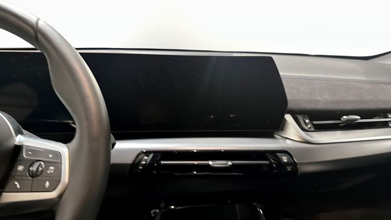 BMW iX2 bild 12