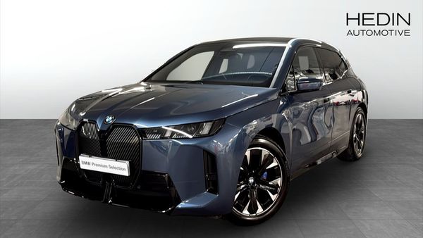 BMW iX xDrive60 M sport, Panorama, Dragkrok - 2026