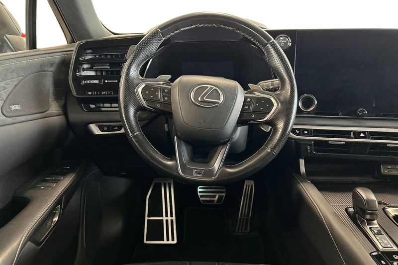 Lexus RX bild 12