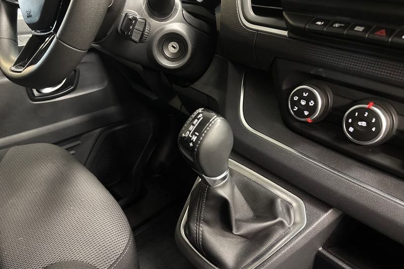 Renault Trafic bild 11