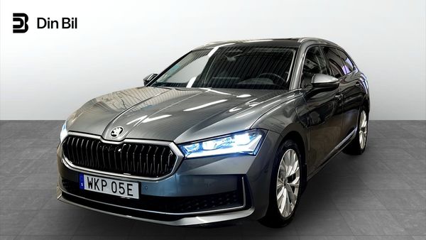 Skoda Superb Combi Selection iV DSG Drag/Backkamera - 2025
