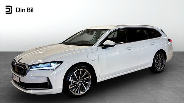 Skoda Superb Combi L&K IV TSI204hk DSG Drag/Läder/HUD - 2026