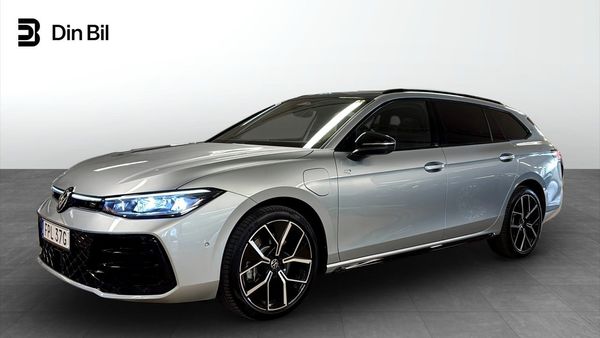Volkswagen Passat eHybrid 272 R-line Signature/ Panorama/ Drag - 2026