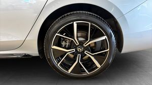 Volkswagen Passat bild 6