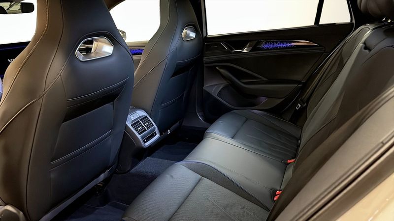 Volkswagen Passat bild 12