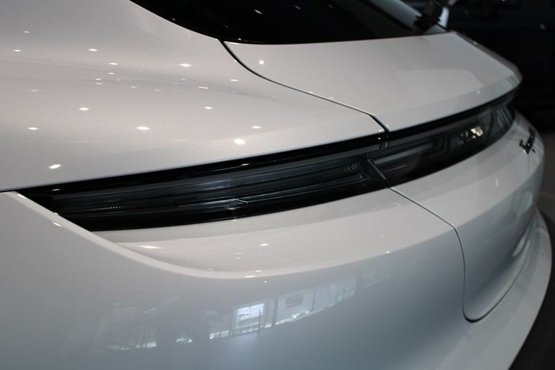 Porsche Taycan bild 16