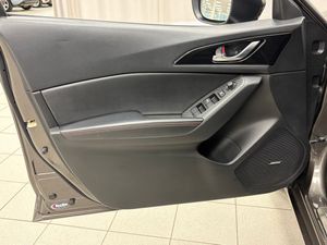 Mazda 3 bild 8