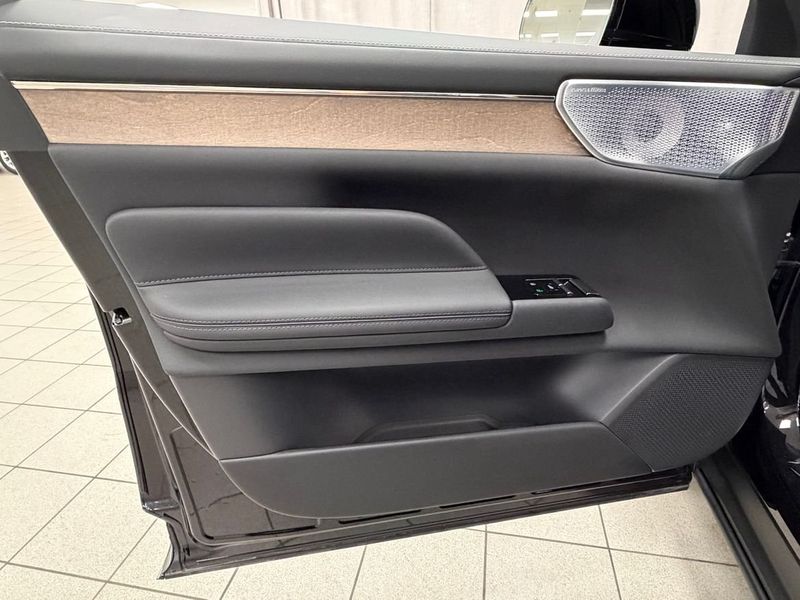 Volvo ES90 bild 12