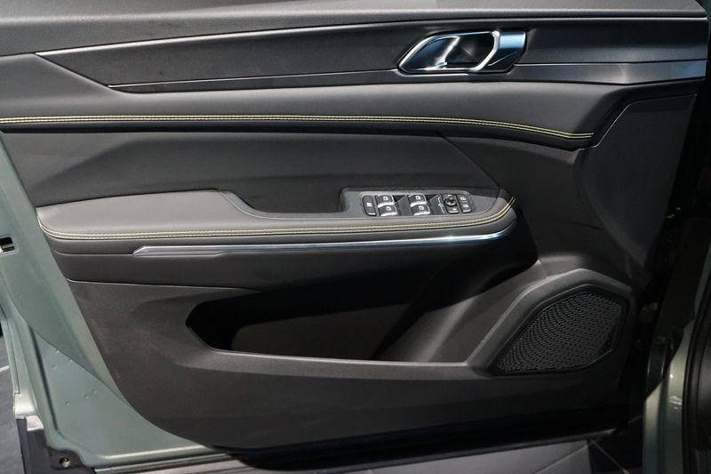 Lynk & Co 01 bild 4