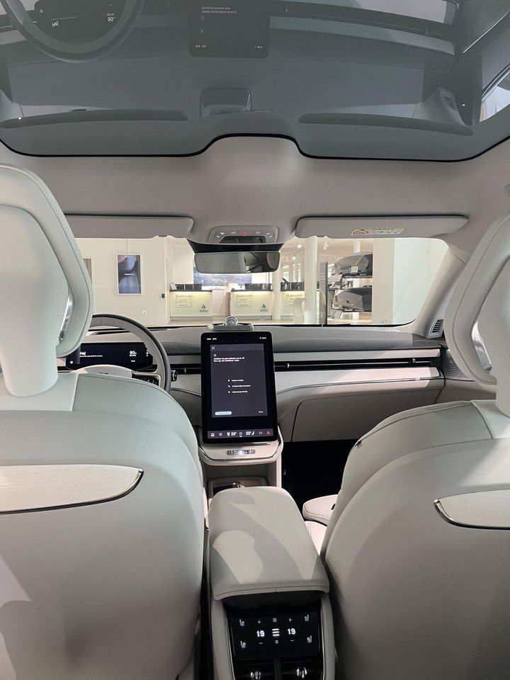 Volvo ES90 bild 13