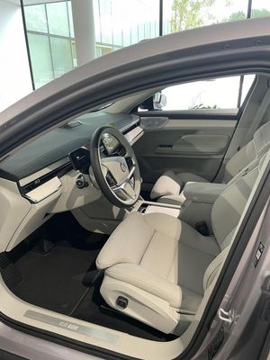 Volvo ES90 bild 8