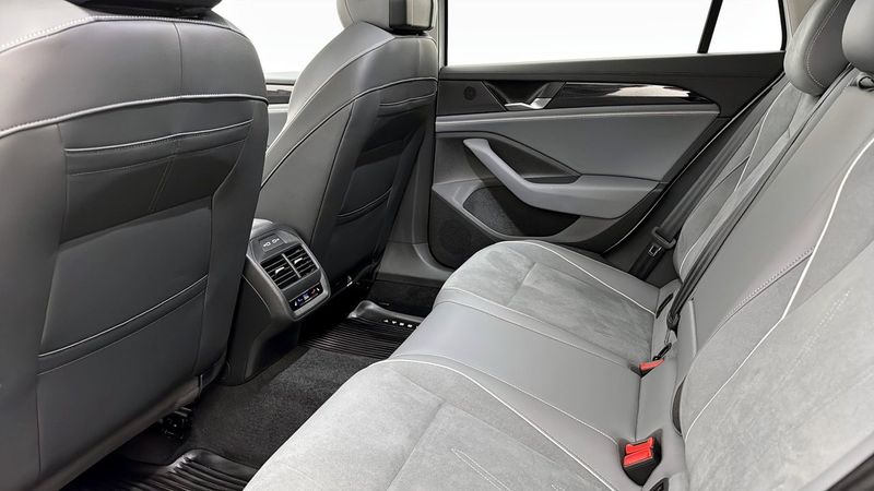 Volkswagen Passat bild 12