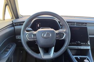 Lexus LBX bild 10