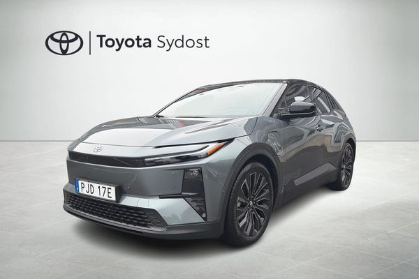 Toyota C-HR 77 kWh AWD Executive Panorama, 360-kamera MM - 2026