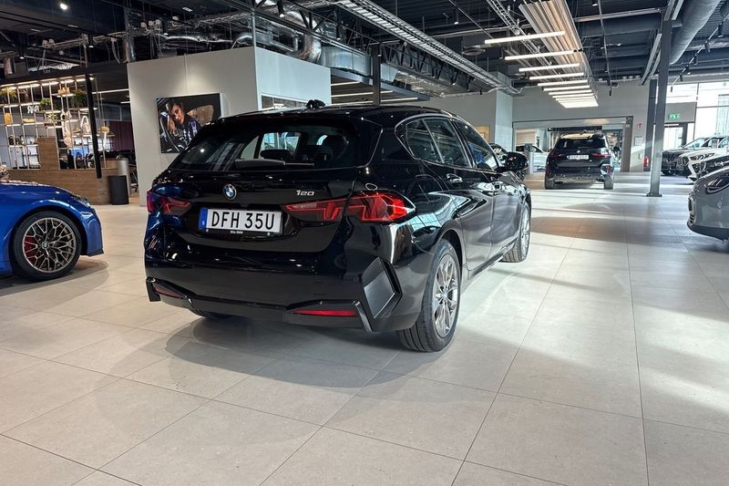 BMW 120 bild 17