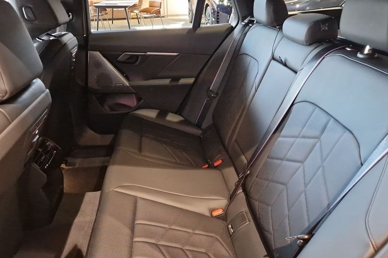 BMW 530 bild 13