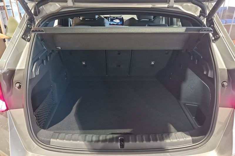 BMW iX1 bild 12