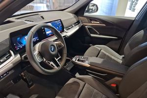 BMW iX1 bild 14