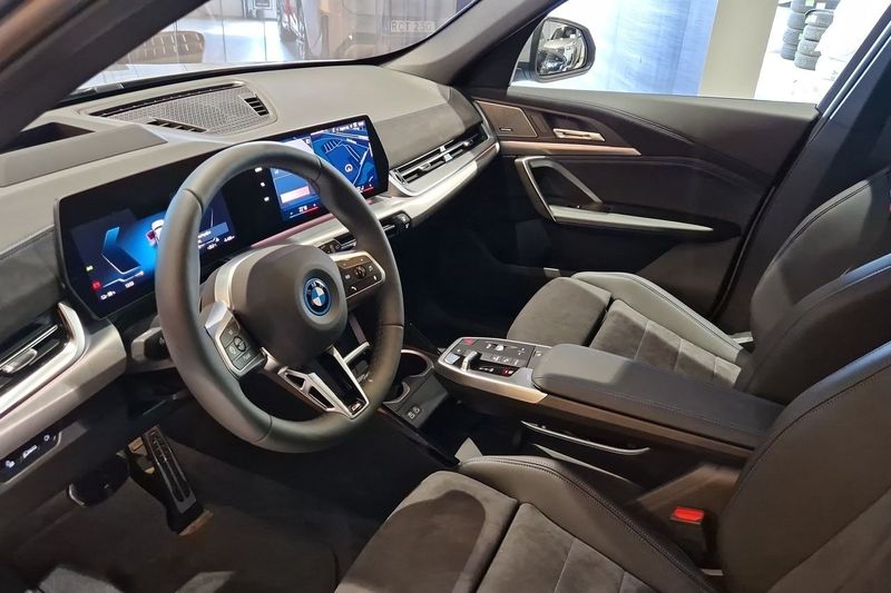 BMW iX1 bild 14