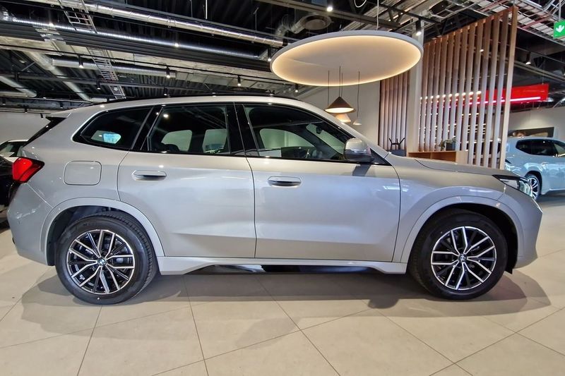 BMW iX1 bild 18