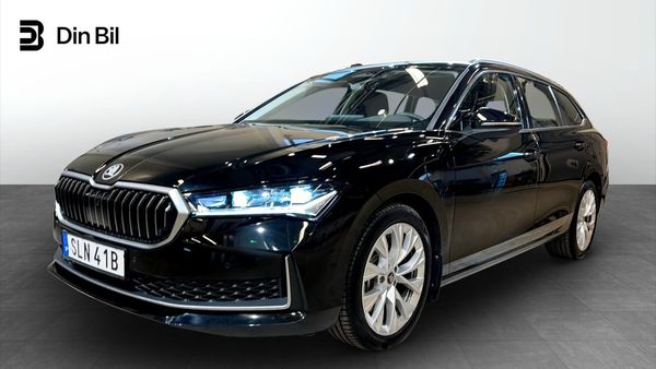 Skoda Superb Combi Selection iV DSG / Drag & P-värmare - 2025