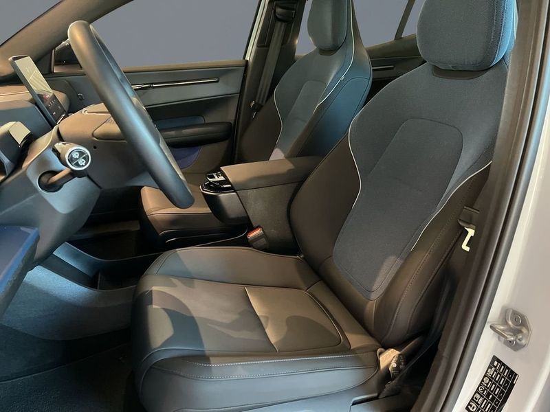Volvo EX30 bild 6