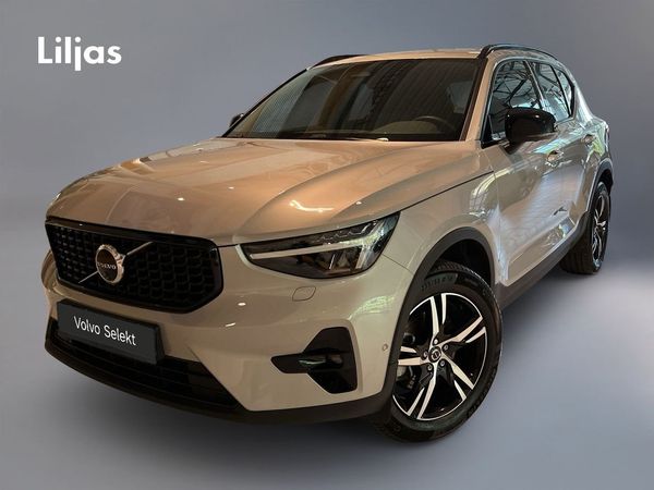 Volvo XC40 B3 FWD Bensin Plus Dark//360-kamera//Drag// - 2025