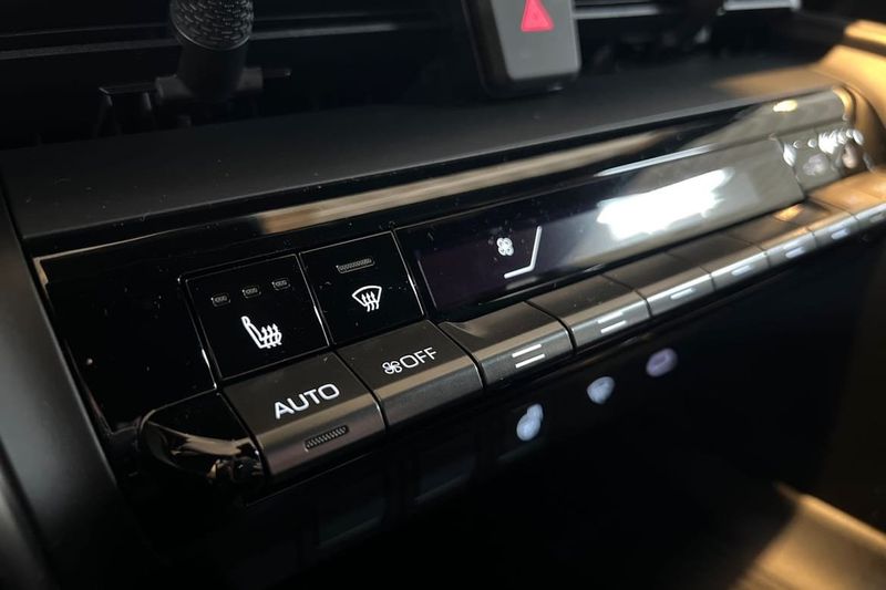 Toyota C-HR bild 24