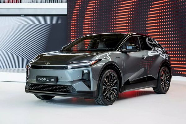Toyota C-HR ELBIL 0% RÄNTA MED EASY BILLÅN - 2026