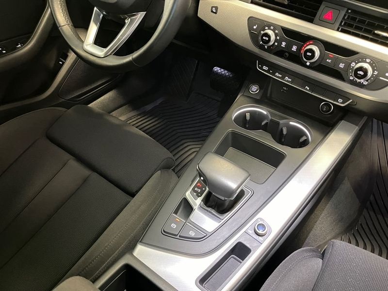 Audi A4 bild 19